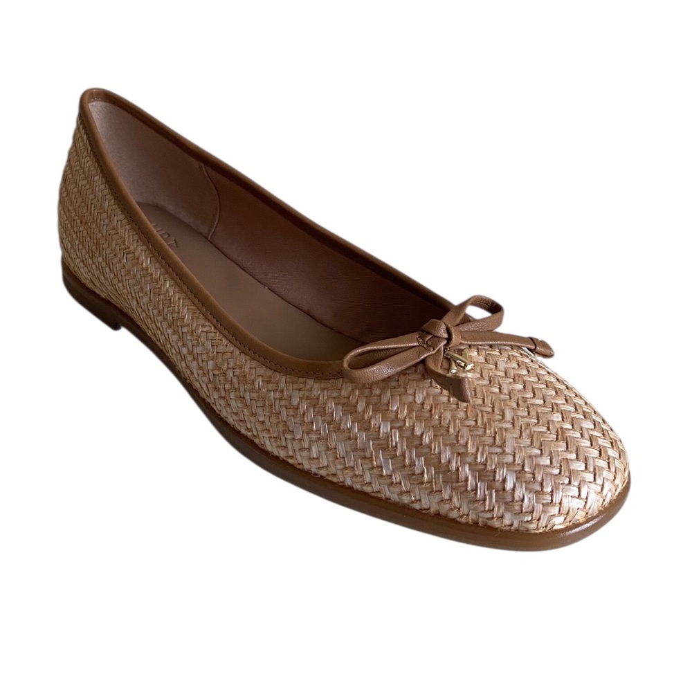 Naturalizer Rattam Ballet Flat Woman 9M Tan Almond Toe Bow Neutral Scandinavian